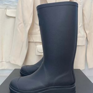 Botas largas cálidas de diseñador para mujer, botas clásicas de marca, botas de cabeza redonda de Color sólido, cómodas Martin