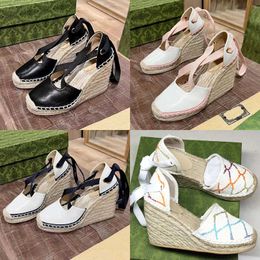 Designer Femmes Sandal Toile Plateforme Pantoufles En Cuir Chaussures De Pêcheur Beige Brique Plage Diapositives Pantoufle Fête En Plein Air Sandales Classiques Avec Boîte NO037