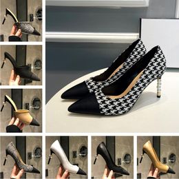 Designer dames sandaalschoenen sexy puntige parel hoge hakken vrouwen backless hoge halve sleep sandaalschoenen spelling kleur bruiloft feest hakken