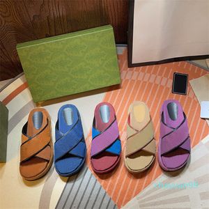 Sandalias de diseñador para mujer, zapatillas de moda para la playa, zapatillas de fondo grueso, plataforma clásica, sandalias de señora con alfabeto, sandalias de cuero con tacón alto 360