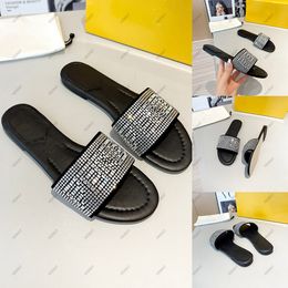 Diseñador Sandalias de mujer Zapatillas Color de lentejuelas Decoración de diamantes Material de cuero F Material metálico Logotipo Moda Zapatos casuales Sandalias de playa con caja y bolsa para el polvo