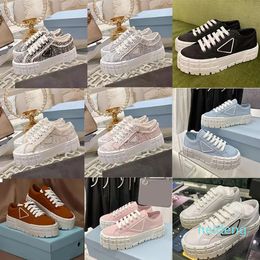 Designer Femmes Chaussures Robe Nylon Casual Chaussures Gabardine Classique Toile Baskets Marque Roue Lady Styliste Formateurs Plateforme De Mode Solide Augmenter