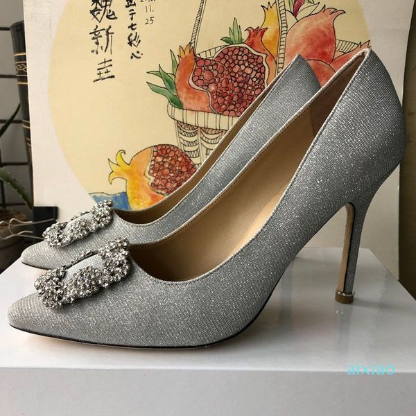 Zapatos de diseñador para mujer Botines rojos Tacones altos Bombas de suela con punta en punta sexy Vienen con bolsas de polvo con logotipo Zapatos de boda