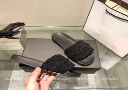 Designer Women Slippers Highend 2022 New Design Ladies Socialite Slipper Fashion Trend Slide noir blanc de haute qualité Hardwa7215264