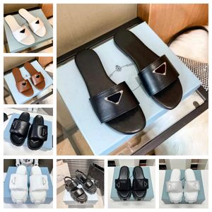 Designer Damespantoffels Sandalen Platte dia's Slippers Zomer echt Driehoeksleer Outdoor Loafers Badschoenen Strandkleding Slippers Zwart Wit met doos