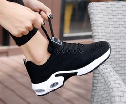 Designeur Femmes Sneakers Coussin d'air rose Chaussures Surface Sports Respirant Sports Trainer Haute Qualité Entraîneurs de maille à lacets de haute qualité Runner Shoe 006