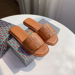 Diseñador Mujer Verano Miller Zapatillas Moda Antideslizante Nueva Sandalia Plana Punta Abierta Señoras Sandalias de Playa Al Aire Libre Diapositiva