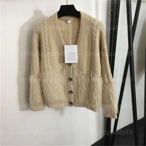 Designer Femmes Sweater KaKi V-Neck Cardigan tricot Tempérament à manches longues Prillets de tricots à manches longues Veste femme