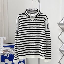 Designer Femmes Chandails Col De Tortue Pull Chaud Noir Blanc Stripe Design Élastique Lâche Vêtements D'hiver