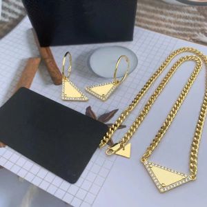 Designer Femmes Triangle Colliers Boucles D'oreilles Lettres De Luxe Conception Celtique Boucle D'oreille Tendance Hommes Collier Bijoux Cadeaux