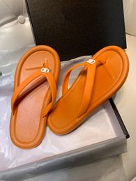 Designer Femmes Vantages Pantoufles Clip Toe Sandales Plates D'été T Attaché Dames Chaussures Plage Casual Femme Luxe Tongs Mode Femme Chaussures En Cuir 36-45