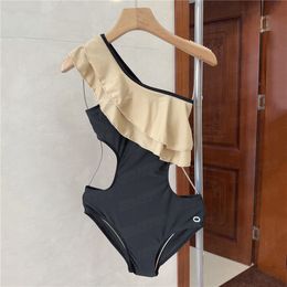 Bikinis para mujer Traje de baño de lujo Desig Cintura Hueco Traje de baño Carta Vacaciones Fiesta Playa Traje de baño Bikini sexy