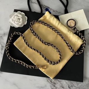 Designer Dames Vintage Kettingriemen Zwart Leer Goud Letter V-ketting Voor Vrouwen Briefjurk Luxe Verstelbare Dame Klassiek Patroon Tailleriem