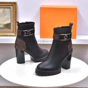Botas de diseñador para mujer, botas Martin con plataforma, botas clásicas de otoño e invierno para mujer, hermosos zapatos casuales de cuero 13