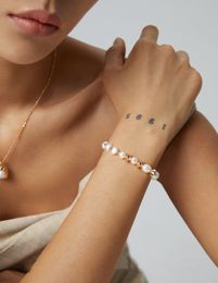 Designer Bracelet pour femmes Fashion Luxury Bijoux de haute qualité de haute qualité Baroque Natural Baroque Perle Sterling Silver Pearl Bracelet élégant et atmosphérique