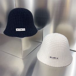 Designer dames emmer hoed luxe pet gestreepte stiksels hoeden buiten warm vissen lente herfst witte gebreide muts veelkleurig