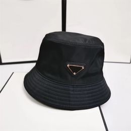 Chapeau de godet de designer pour femmes Chapeaux de soleil Prévenir Bonnet Bonnet Casquette de baseball Snapbacks Robe de pêche en plein air Bonnets Fedora Chapeaux imperméables