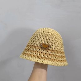 Designer Womens Bucket Hat Triangle Chapeau de paille Casquette Casquette de baseball en plein air Gorras Chapeau Cappelli Fit Chapeaux pour homme Gorras Candy Summer Snapback