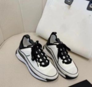 Designer Femmes Chaussures décontractées Nouveaux canaux de sport de luxe Mode Noir Blanc Chaussures d'impression Baskets pour hommes