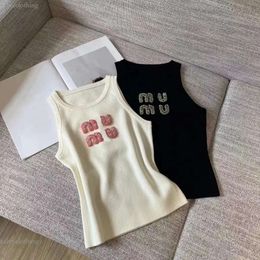 Diseñador ropa para mujer Miio Miio THOCHA Mujeres SEXY HANTER Tops Fiesta Crop Mius Top Tank Borded Tank Mui Mui Top Spring Summer Backless Camiseta