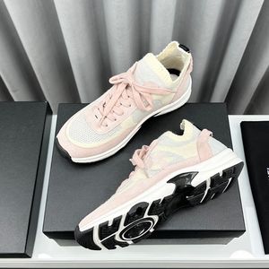 Zapatos de vestir de diseñador para mujer Plataformas Recortes Calcetines Zapatos Zapatos deportivos con cordones Zapatos de tabla Zapatos para correr de verano Zapatos tenis Empalme de gamuza de res Malla personalizada