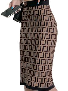 Diseñador Vestidos para mujer Elegante cadena Carta Vestido de fiesta Moda para mujer Falda de media longitud Color sólido Paquete de paso de punto Cadera Tamaño corto S-XL