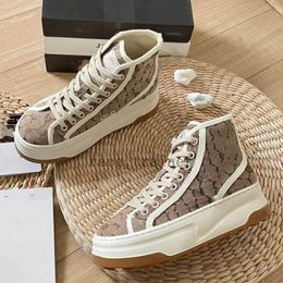 Designer Damesmode Platform Casual Schoenen Bee Ace Sneakers Trainers Geborduurd Zwart Wit Groene Strepen Wandelen Heren Dames 1977s Screener sneakers 02