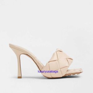 Designer Womens High Heel Lido Mule Sandals Botegaveneta Italian Marque Intrecciato Leather Mules en cuir injecté à talons extérieurs en cuir 9cm / 3,5 pouces CGMR