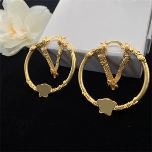 Designer Femmes Hoop Boucles d'oreilles Bijoux Or Luxe Mode Boucle d'oreille pour les femmes Saint Valentin Cadeau Ornements Oreille Goujons Bijoux Anneaux d'oreille