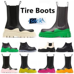 Designer Femmes Mans Bottes de luxe Tire Lean Cuir Chelsea Femmes sur les chaussons au genou Anti-dérapant extérieur vague couleur élastique sangle botte crème chaussures de créateur