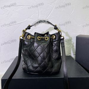 Diseñador para mujer Mini bolso de cubo Bolso de hombro Cuero genuino Ringer Encaje Asa superior Bolso Hardware Metal C Hebilla Matelasse Cadena Crossbody Bolsos Mujeres 16 / 25cm