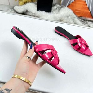 Designer dames puntige slippers zomers lederen flat casual sandalen hotel comfortabel zachte drag strand resort flats hoogwaardige lederen schoenveters doos