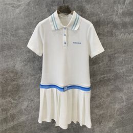 Designer Dames Polo -jurken Kleding Geborduurde brief Geplooide rokken Sweet Girls Preppy Style Dress