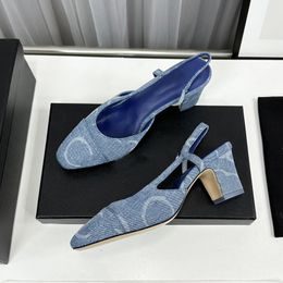 Дизайнерские женские сандалии Классические джинсовые туфли с круглой головкой Туфли на плоском каблуке с красивым принтом Назад Пустые классические туфли Офисная уличная повседневная обувь Фурнитура для обуви Металл 34-43