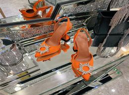 Designer Womens Sandales hautes chaussures à talons pointues pointues Toesl Crysta Sandale Sandale FOOT-VAUTES 10 CM STRAPE DE BACK THEEL 46515216721