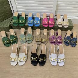 Designer Womens Sandals Pantoufles OP13 Plate-forme de luxe brodée avec des chaussures en cuir de caoutchouc imprimé Jelly pour talons hauts pour femmes 35-41