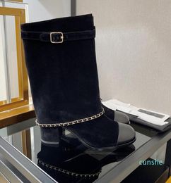 Diseñador Zapatos para mujer Cadena Flip Middle High Boots Calfskincow Sudor grueso altura del talón de 65 cm de cuero genuino Fashion Fashion5140679