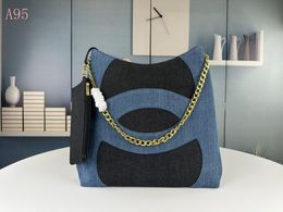 Designer Womens Sacs d'épaule sacs sacs à main sacs en denim bleu Summer Fashion Ladies Tote Vintage Lightweight Handbag Classic High Quality Ladies Bourses 37cm