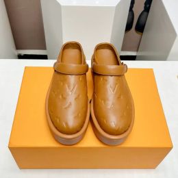 Designer Women's Luxury Outdoor Sandales printemps été pantoufle plate-forme de mule pantoufle de chaussures décontractées de qualité supérieure brun noir veau