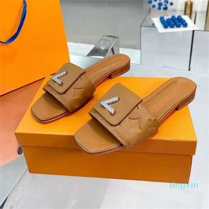 Diseñador para mujer zapatillas verano moda cuero tacón plano con hebilla sandalias casual cómodo zapatos de mujer hotel suave grande