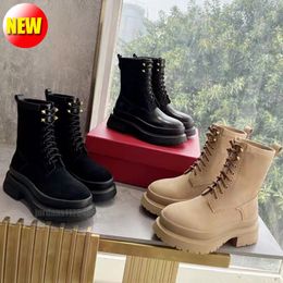 Designer dames stud boots outdoor veter enkel lederen gevechtslaars Britse stijl platform warmte veelzijdige wintersneeuw dikke zool laarsjes mid-barrel laarzen m1016