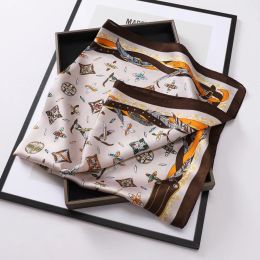 Designer dames zomer sjaal mode zijden sjaal luxe bloembrief hand geborduurde 70*70 cm sjaal kleine vierkanten