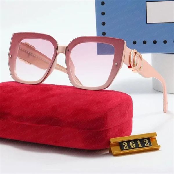 Designer pour femmes lunettes de soleil féminin Lunettes de soleil AttUDUTE Eyewear Classic Contracted Shade Sungasse Frames Pink White Eyeglass Summer Woman Sunglasses Wholesale