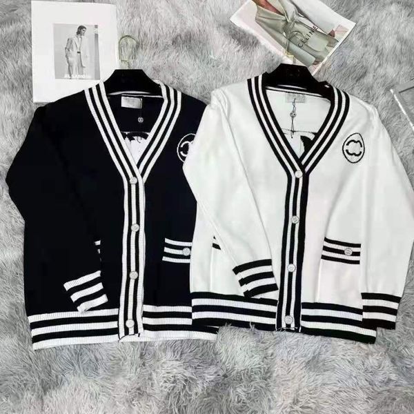 Designer Femmes Pull Col V Luxe Cardigan Bouton Haut de gamme Confortable Casual College Style Couple Pull