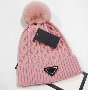 Designer Femmes Hiver Tricoté Chapeau De Laine Femmes Chunky Tricot Épais Chaud Fausse Fourrure Pom Bonnets Chapeaux Femme Bonnet Bonnet Skull Caps premium