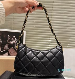 Designer WomenVintage Hobo Sac à bandoulière France Marque de luxe matelassé en cuir d'agneau Mini demi-lune Sacs sous les bras Lady Weave Chains Strap Sac à main