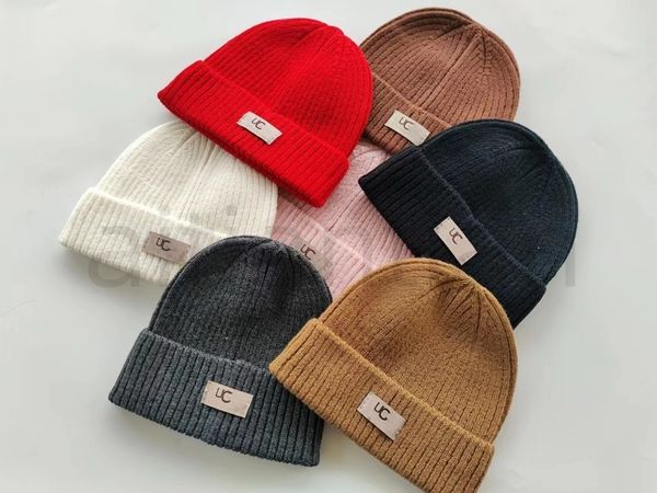 Designer Wool Hat Winter Femmes Cap Letter Classic Fashion Men en tricot-tricot Cap de Noël Gift Hiver Women's Hat Wholesale