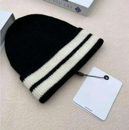 Chapeau tricoté en laine de créateur, fabrication de haute qualité, chapeau tricoté chaud, site Web identifiable NFC, vêtements d'intérieur et d'extérieur, tendance classique