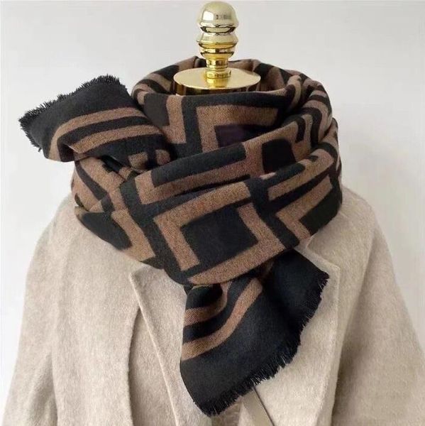 Écharpes en laine de créateur Top Super Pure foulard pour hommes Femmes Tissus doux avancés Style de grille de luxe Long imprimé Châle AAA