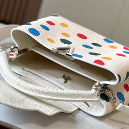 Diseñador Yayoi Kusama Capucines de alta calidad Top Handel Tote Bag Diseñador Dots Cross Body Bags Diseñador 3D Dots Bolso de hombro M21663